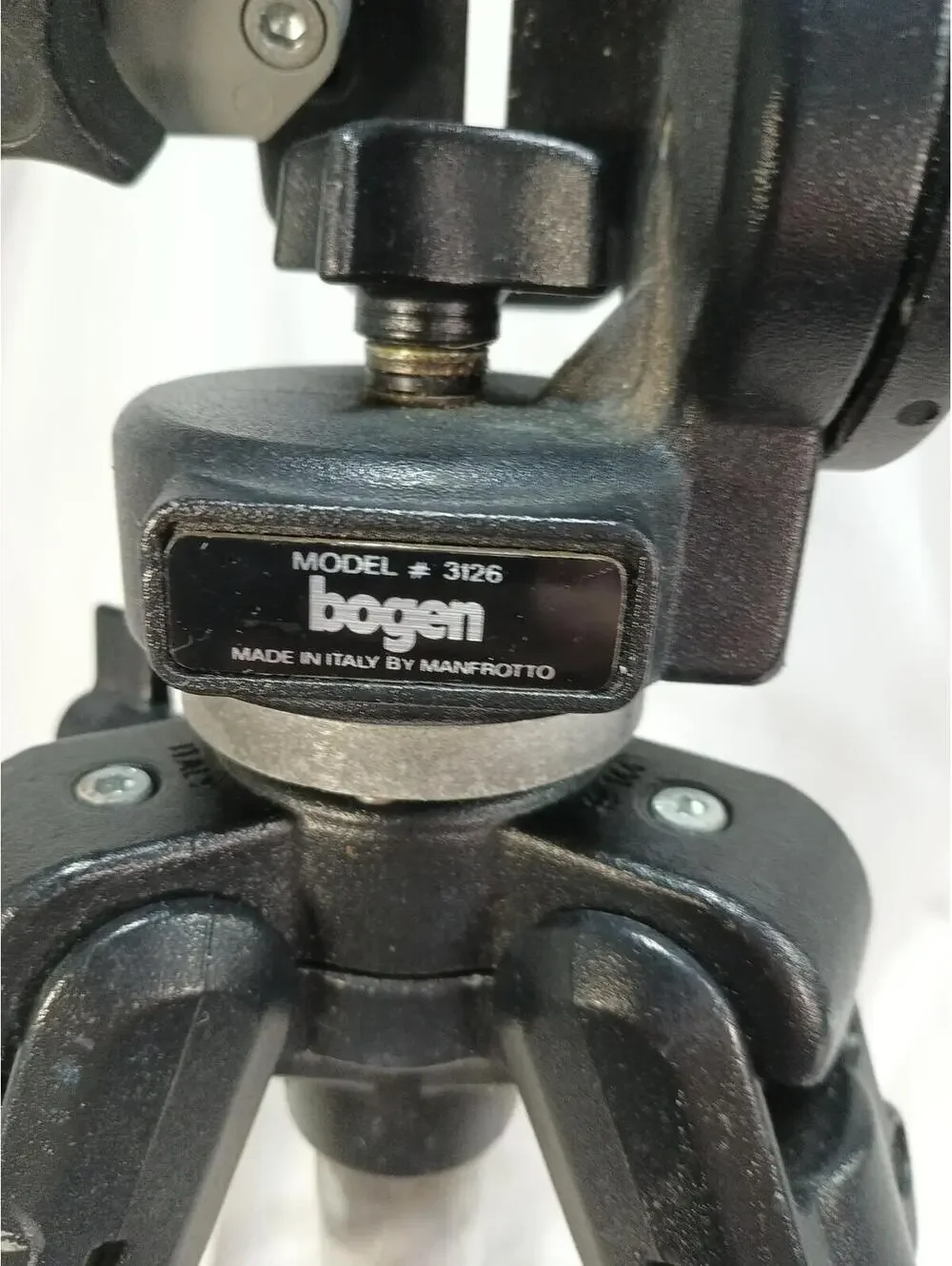 Bogen Manfrotto 3126 Fluid Head Video Camera Tripod Made in Italy Professional